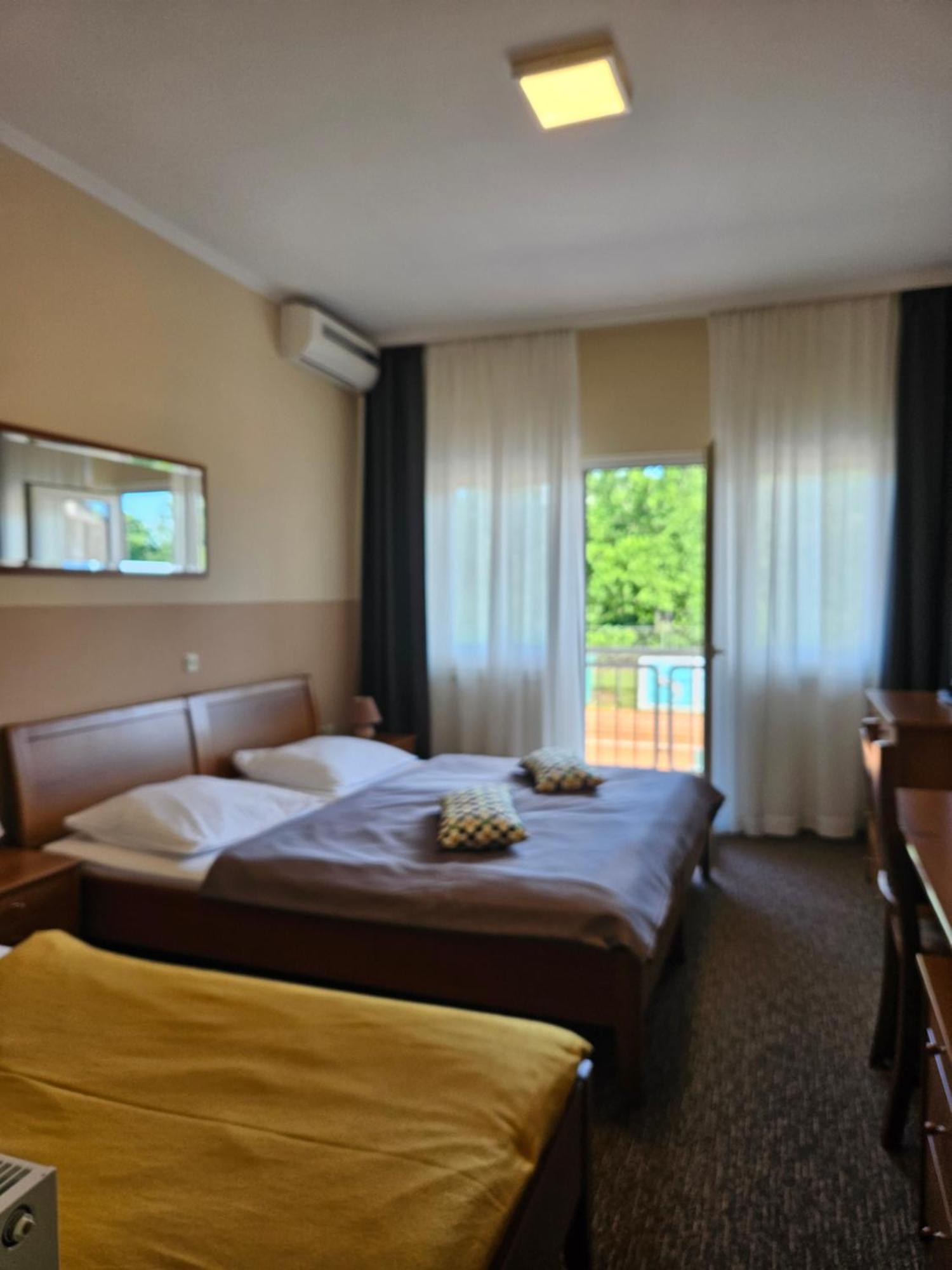Bed And Breakfast Restaurant Dp Donji Zvecaj Room photo